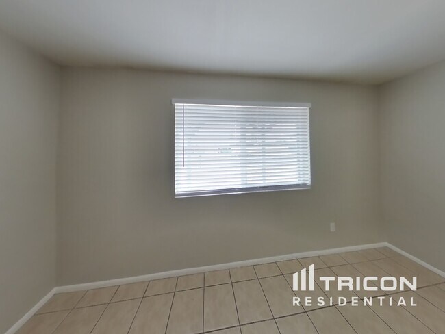 Foto del edificio - 9714 N 45th Ave