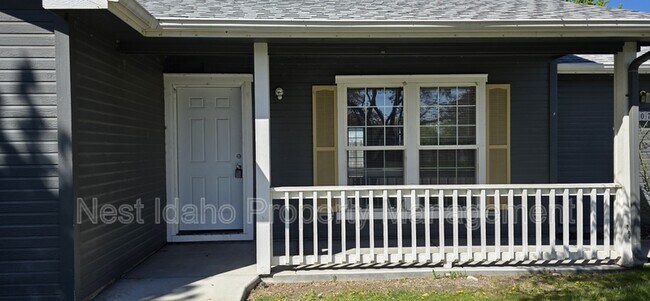 Foto del edificio - 907 Aspen Grove St