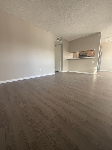 Foto del edificio - Pine Village Apartments