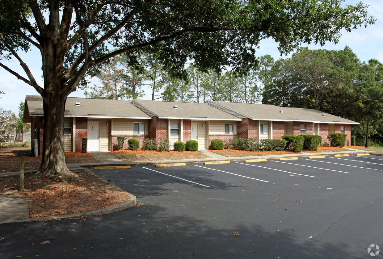 Building Photo - Foxwood Apartments