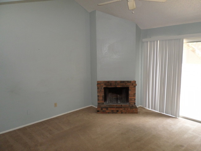 Building Photo - 14002 N 49th Ave