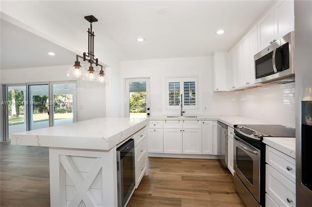 Building Photo - 13225 SW 71st Ave