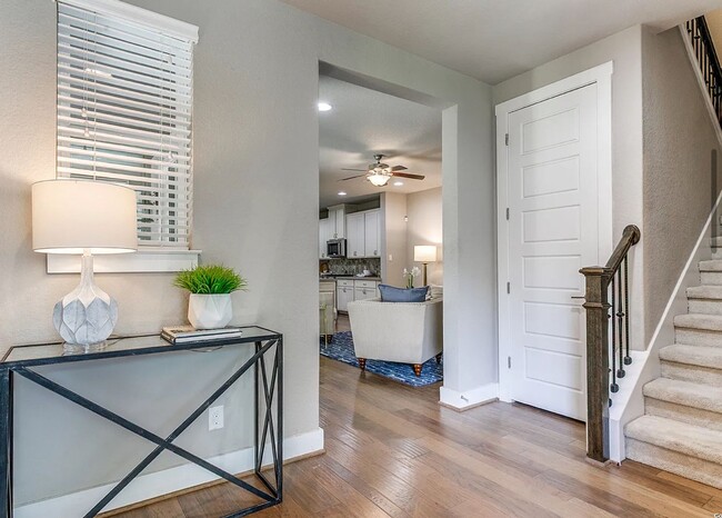 Building Photo - Townhome For Rent