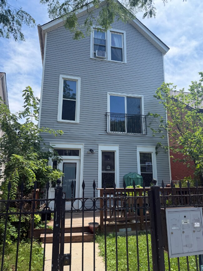 Foto del edificio - 1729 N Whipple St