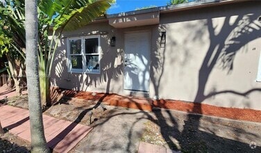 Building Photo - 1221 N 58th Ave