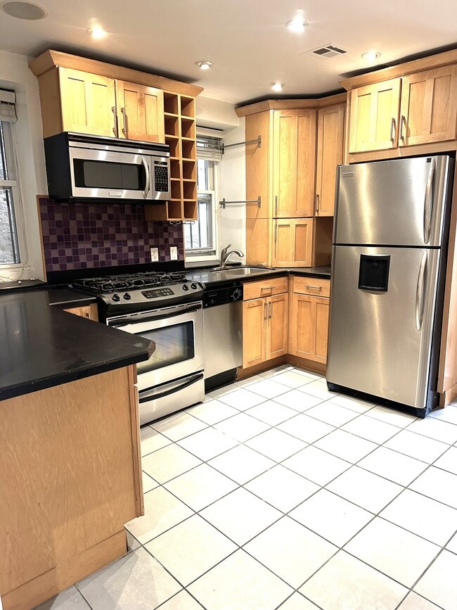 Building Photo - 33-12 28th St