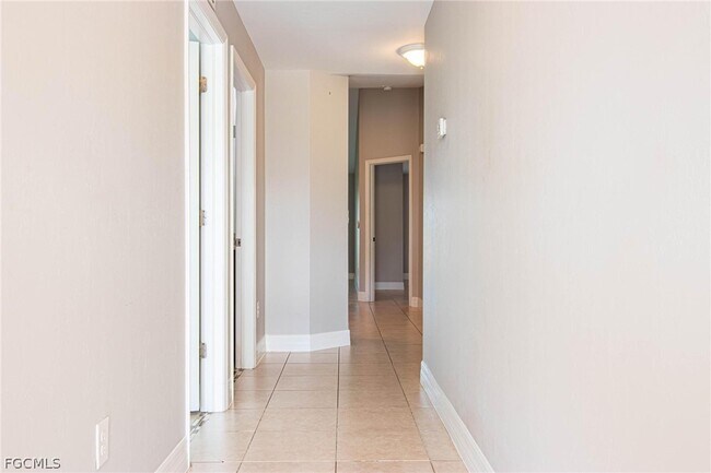 Foto del edificio - 723 SW 40th Terrace