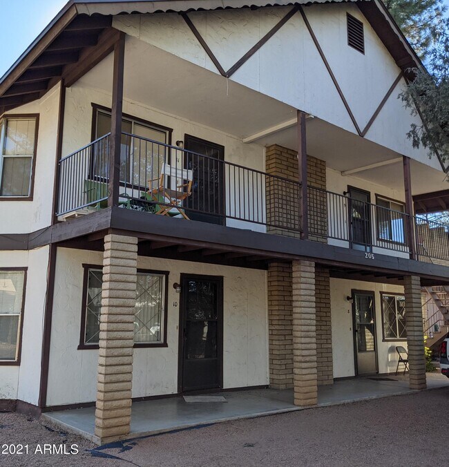 Building Photo - 205 E Forest Dr