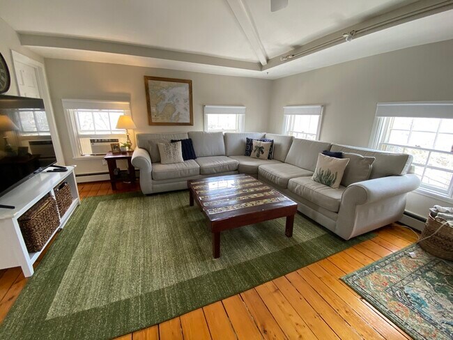 Living Room - 165 Prospect St