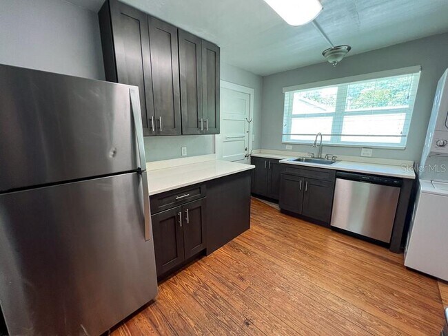 Building Photo - 204 NW 18th St