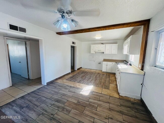 Building Photo - 129 Tassie Way