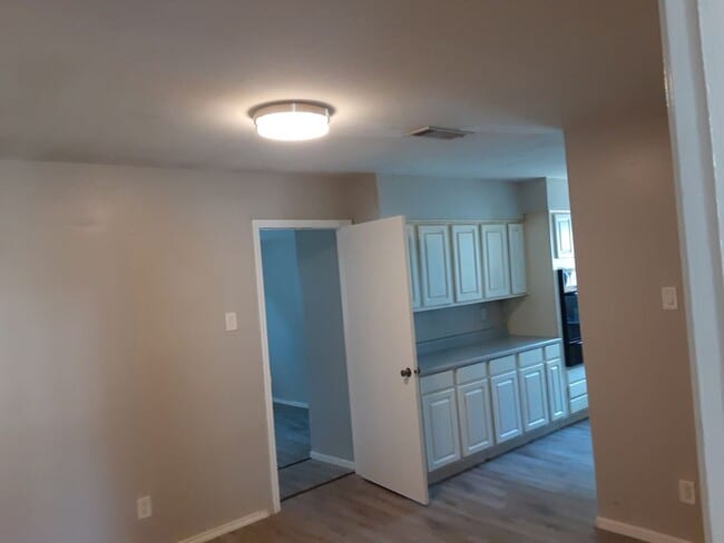 Building Photo - Modern living meets exceptional comfort