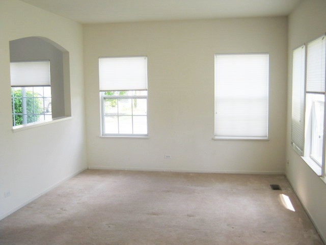 Building Photo - 332 Tower Dr
