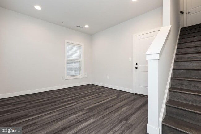 Building Photo - 12731 Vuillard St