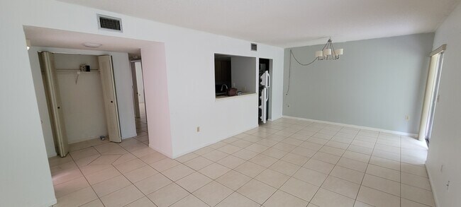 Foto del edificio - 180 Magnolia Woods Ct