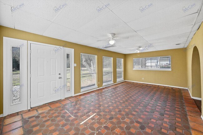 Building Photo - Spacious West DeSoto 3 bed/2 bath