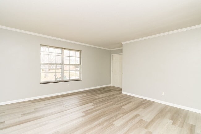 Building Photo - 183 Colony Cir