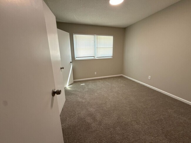 Foto del edificio - 605 E Central Ave