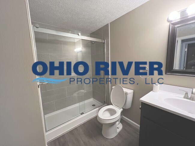 Building Photo - 600 Northwood Ct