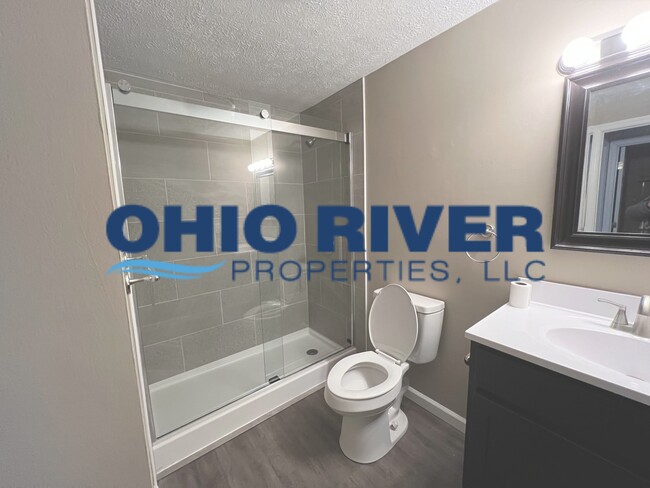 Building Photo - 600 Northwood Ct