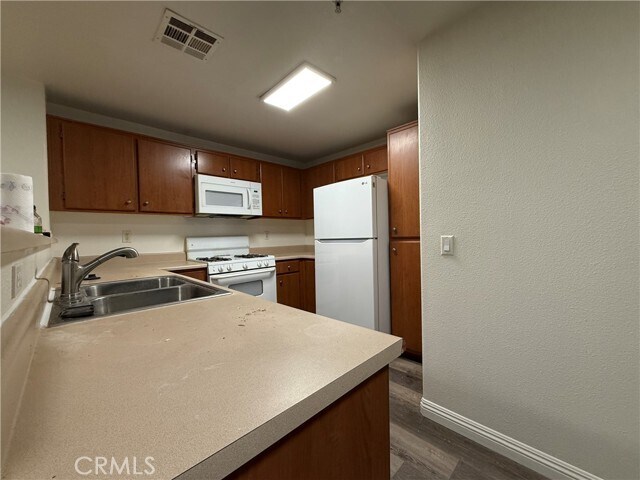 Foto del edificio - 44756 Adam