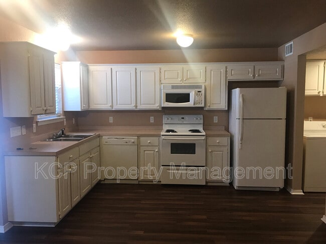 Building Photo - 815 N 48th St