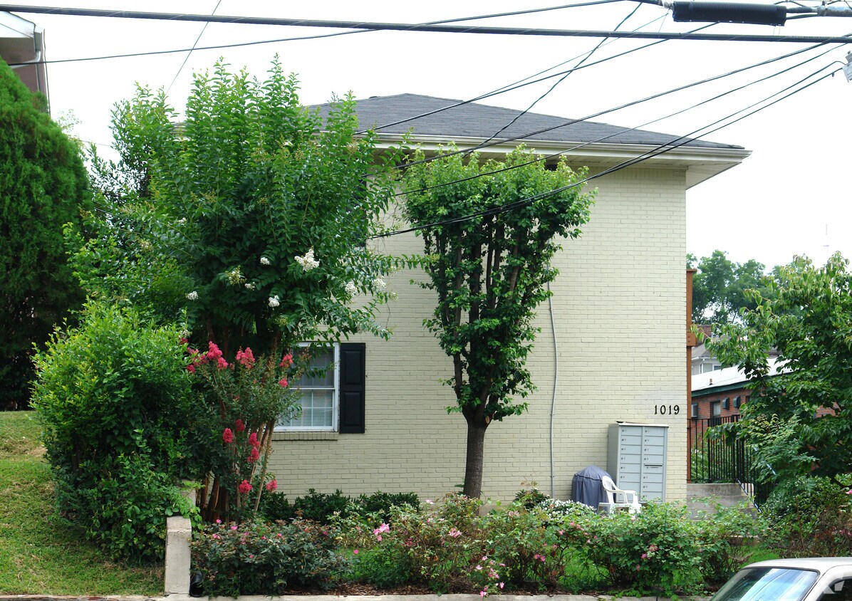 Foto del edificio - 1019 Greenwood Ave NE