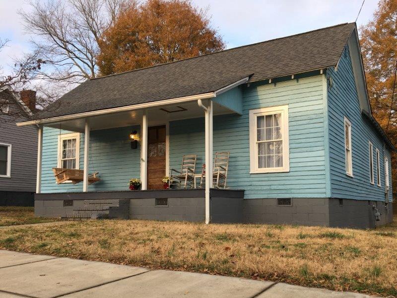 Primary Photo - 228 College St