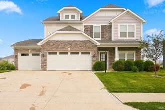 Building Photo - 12502 Speranza Dr