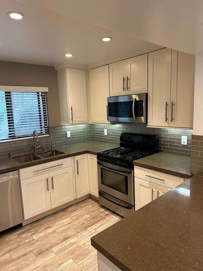 Kitchen - 1229 Rebecca Ln
