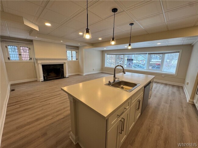 Foto del edificio - 107 Humboldt Pkwy