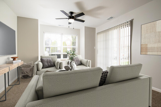 Foto del edificio - Iron Ridge and Stonegate Apartments