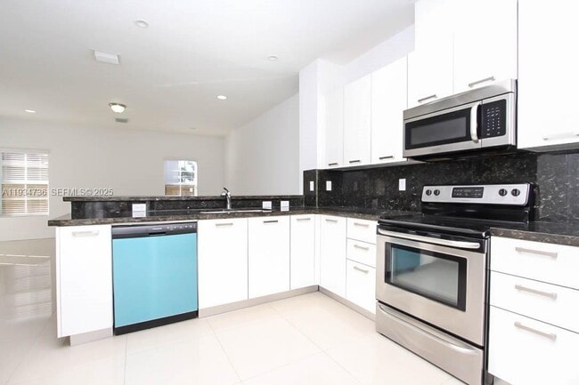 Foto del edificio - 15670 SW 11th Terrace