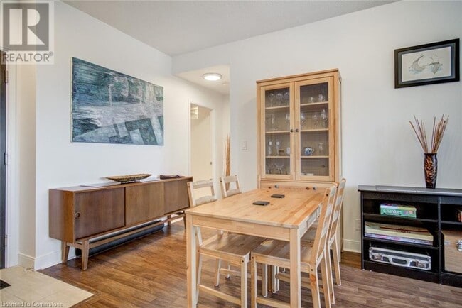 Building Photo - 60 Absolute Ave