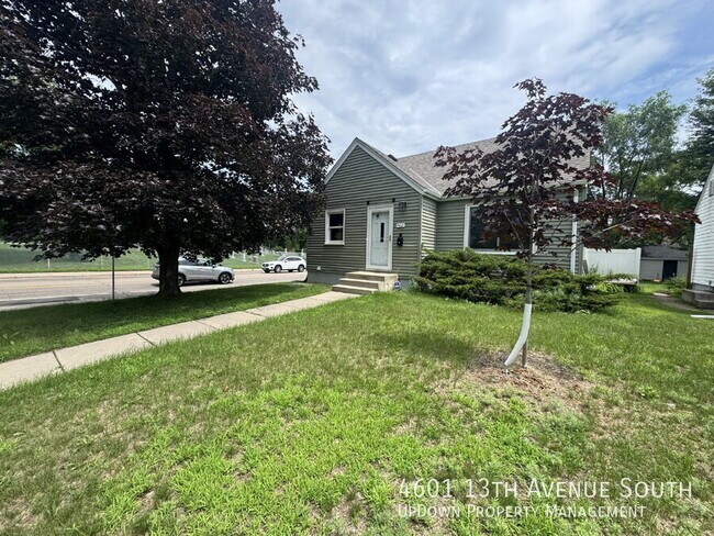 Building Photo - 4601 13th Ave S