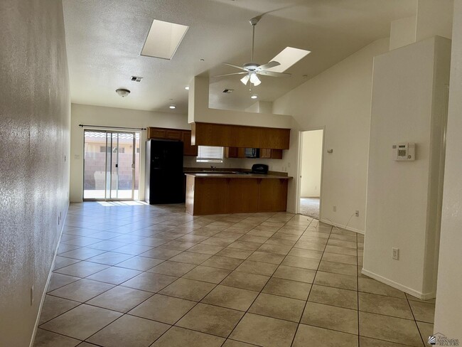 Building Photo - 3142 S Ragen Dr