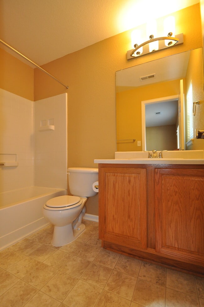 Baño del pasillo - 3641 Wonder Drive