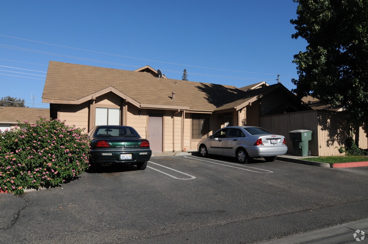 Building Photo - 1333 Claus Rd