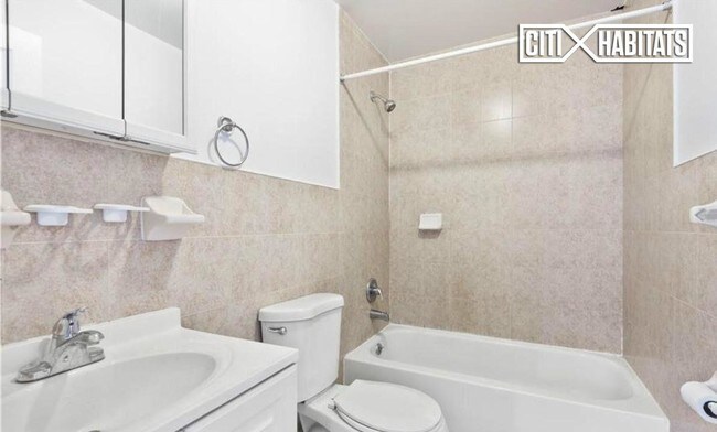 Foto del edificio - 55 Covert St