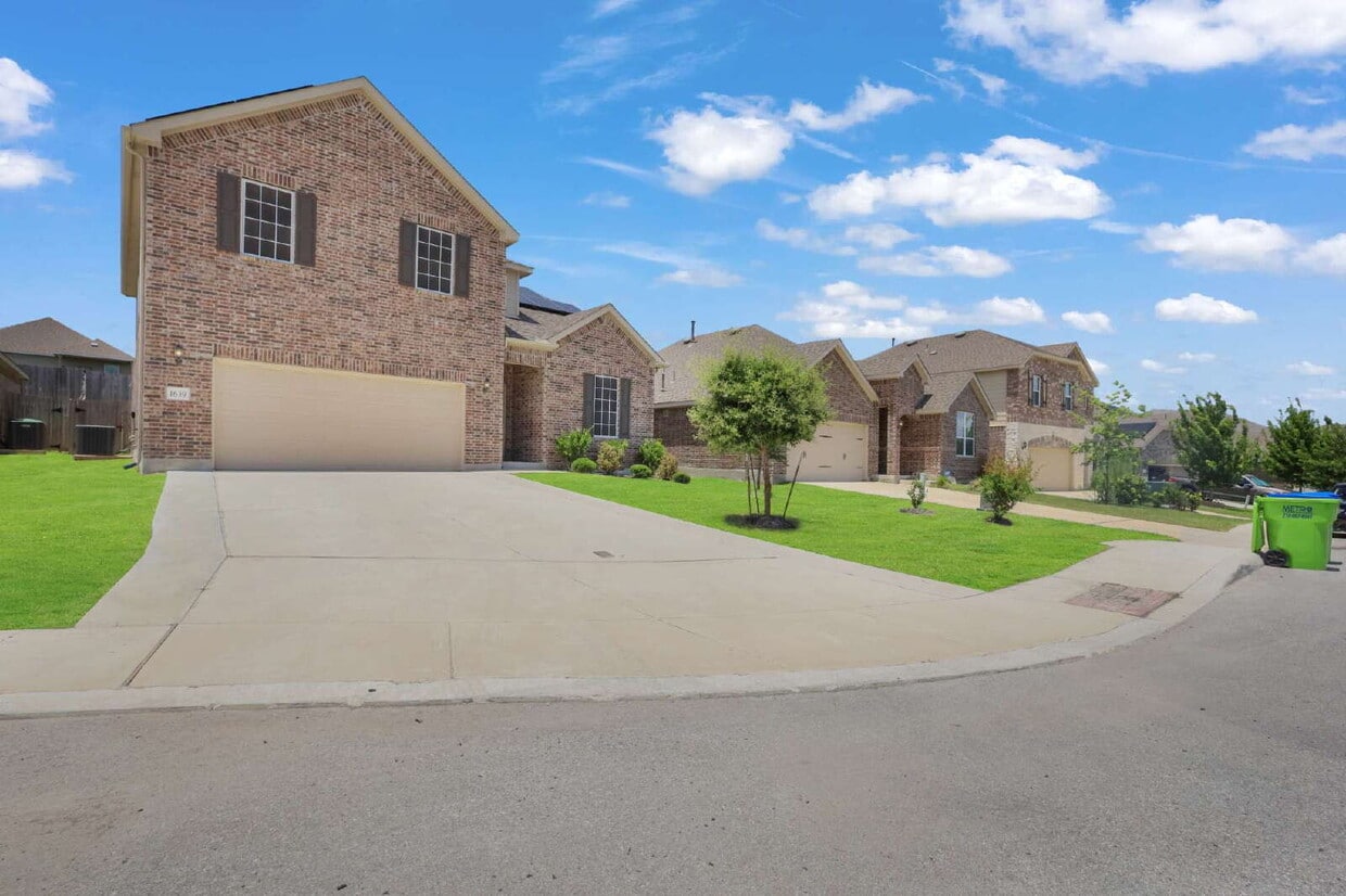 Photo - "Charming 3-Bed Haven with Spacious Layout at 1639 Afterlight Dr, San Antonio!"