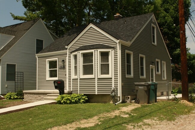 Building Photo - 23030 Beech St