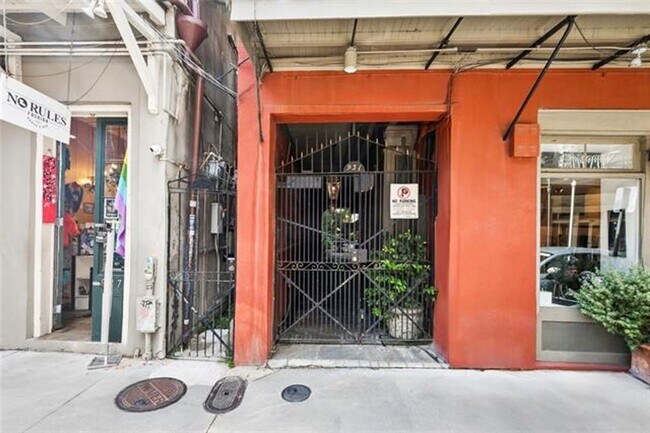Foto del edificio - 931 Royal St