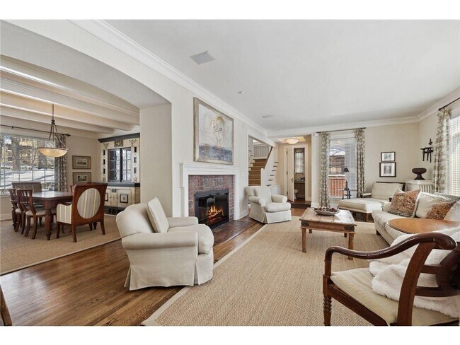 Foto del edificio - 2810 W Lake of the Isles Pkwy