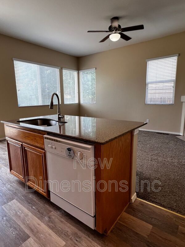 Building Photo - 1675 Brentford Way