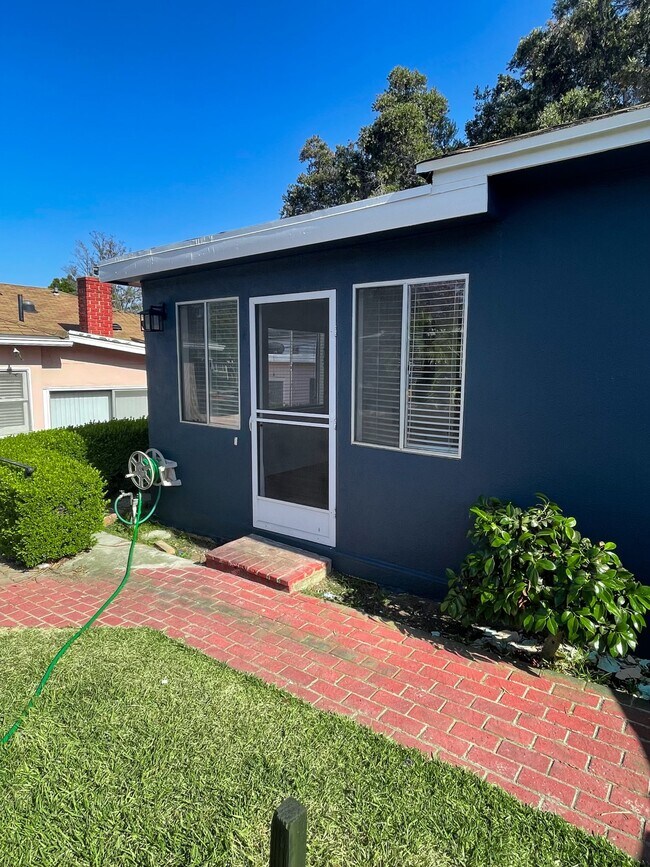 Puerta principal - 6203 Condon Ave