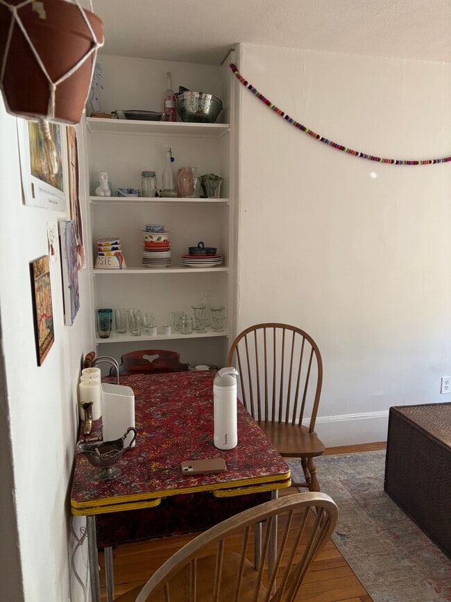 Foto del edificio - 45 Westland Ave