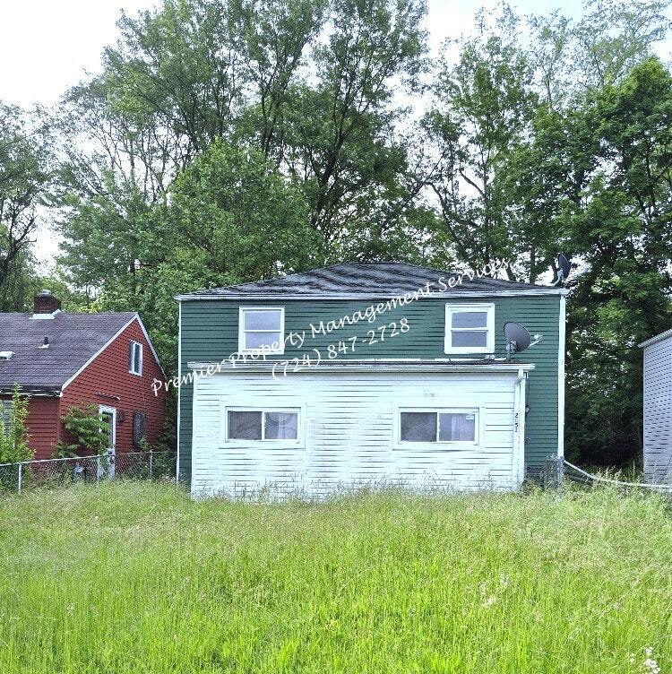 Primary Photo - 2051 Broadhead Fording Rd