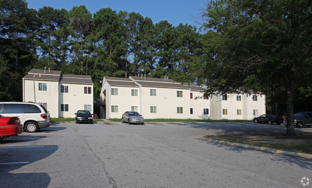 Building Photo - Camptowne Gardens