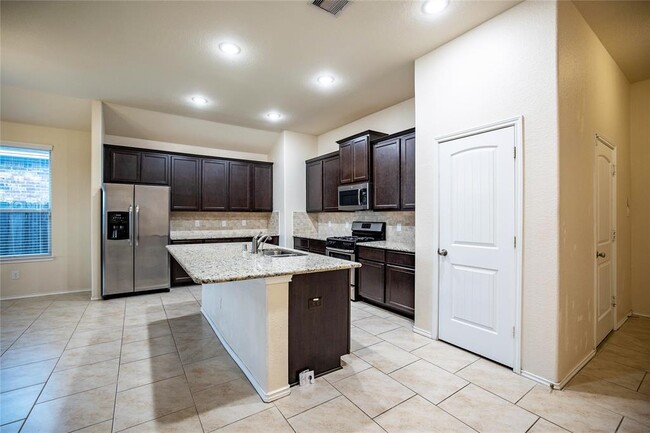 Building Photo - 23719 San Barria Dr