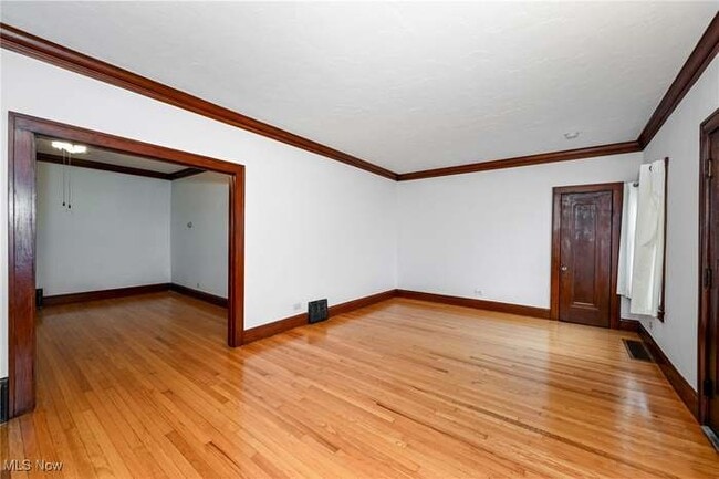Building Photo - 4919 E 107th St